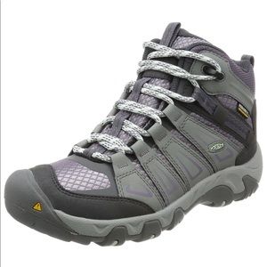 KEEN Women’s Oakridge Waterproof Mid Hiking Boot